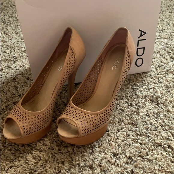 Aldo brown/tan heels - Picture 11 of 16